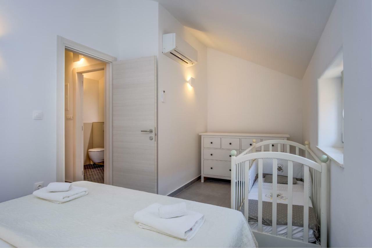 At Home In Osor, Cres Экстерьер фото